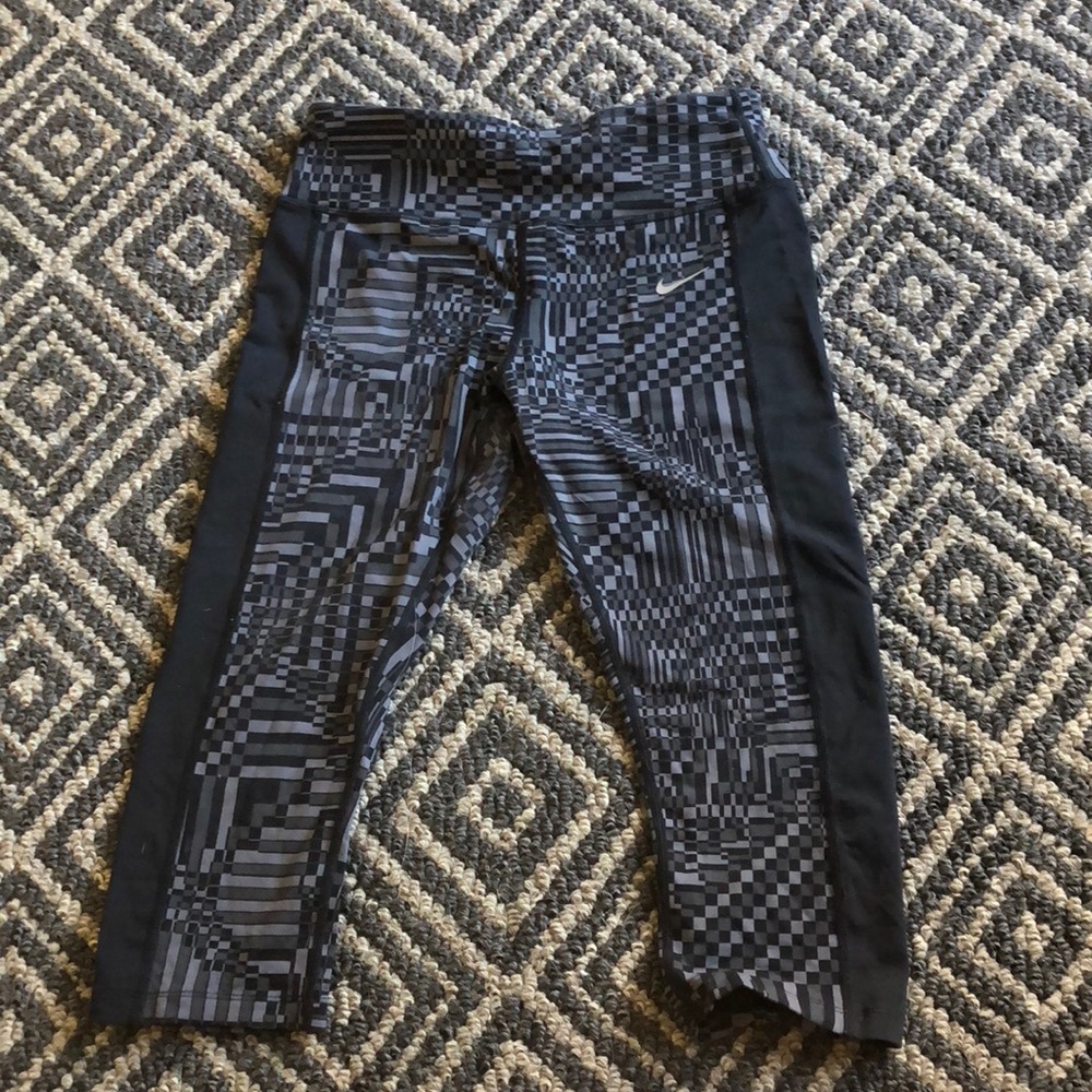 Nike crop leggings